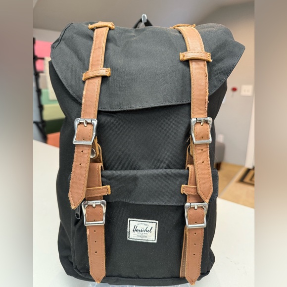 HERSCHEL Black Backpack 🎒 Red Stripe Interior with Computer pocket - Picture 1 of 12